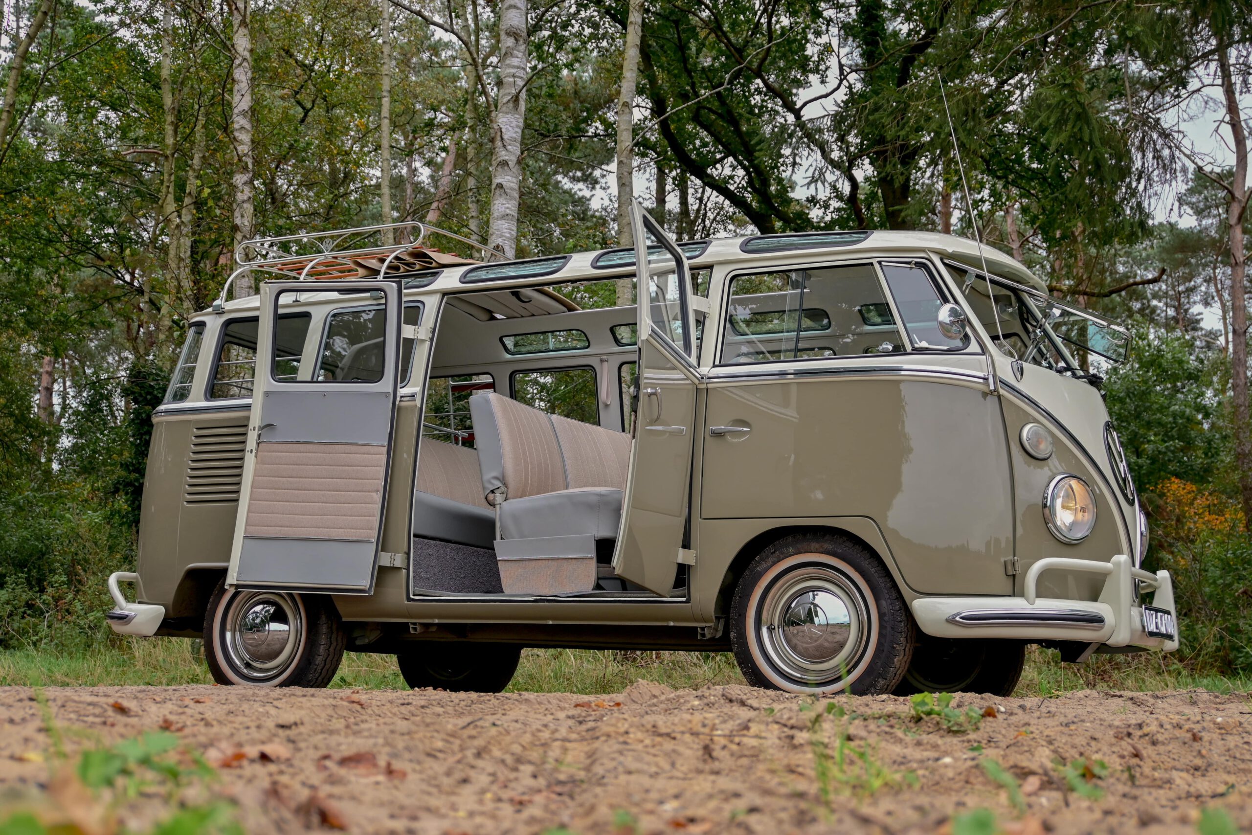 DZ-67-00_Volkswagen_Transporter_kombi_1961_1