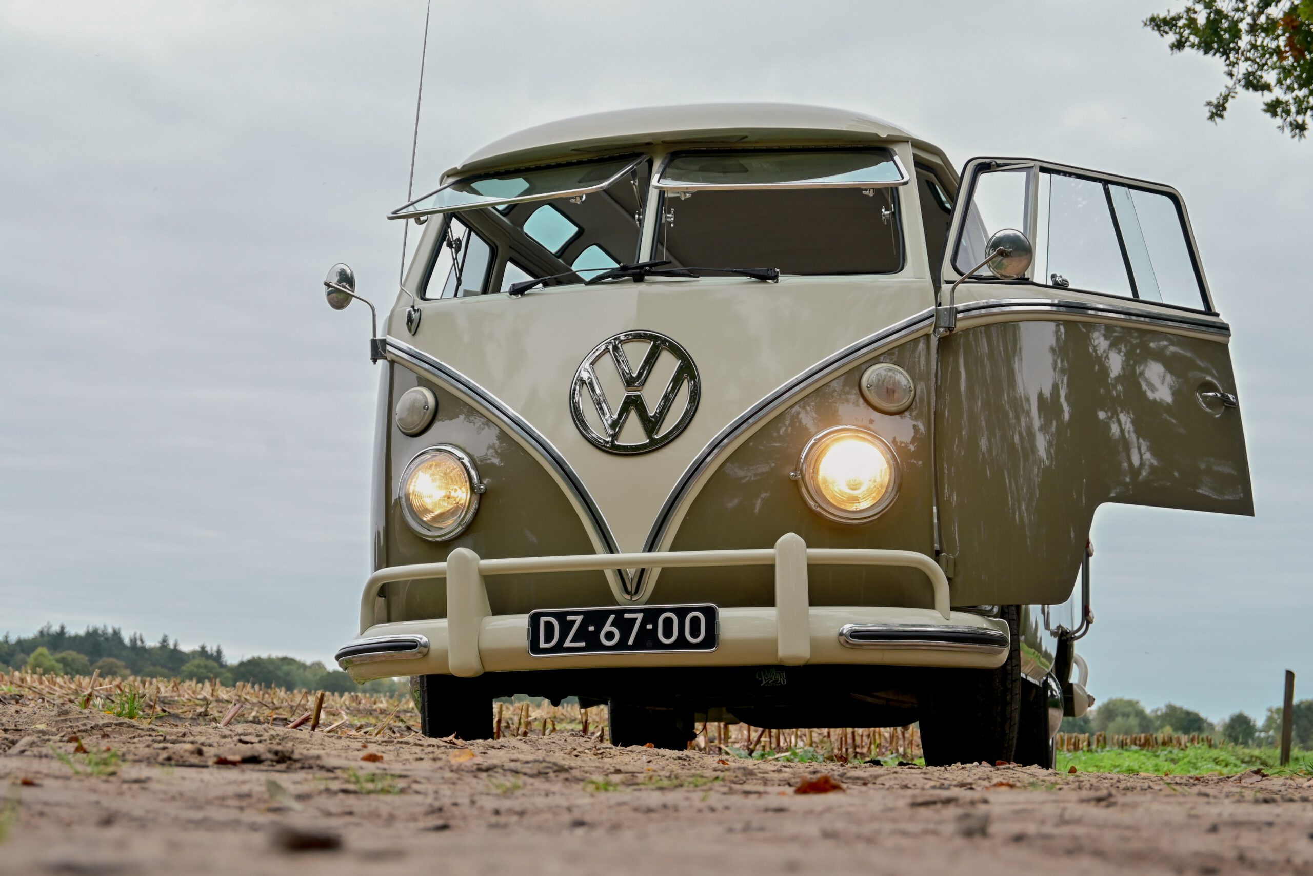 DZ-67-00_Volkswagen_Transporter_kombi_1961_2